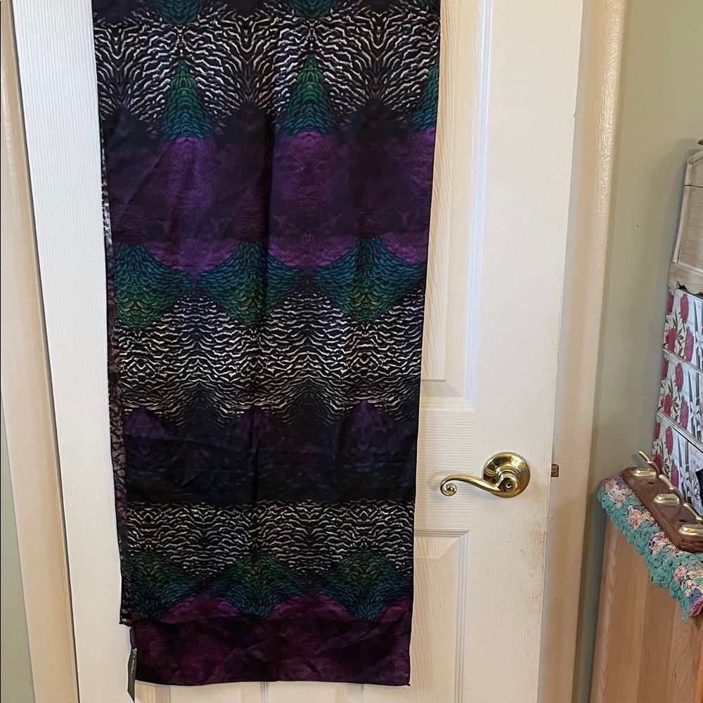 Echo Design Elegant Scarf in Purple and Green